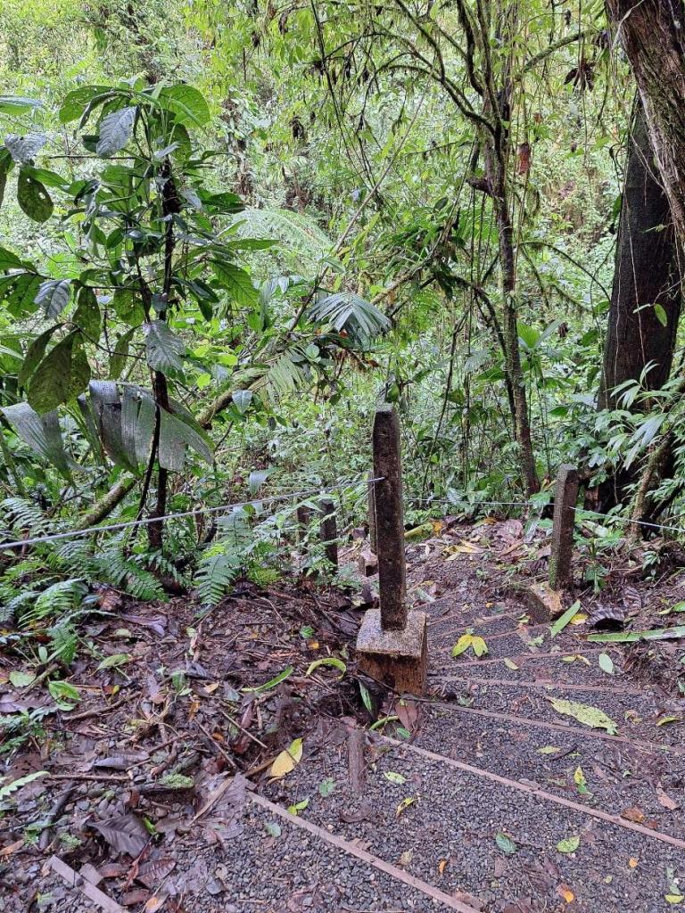 wandelpad met trap bij mirador el silencio