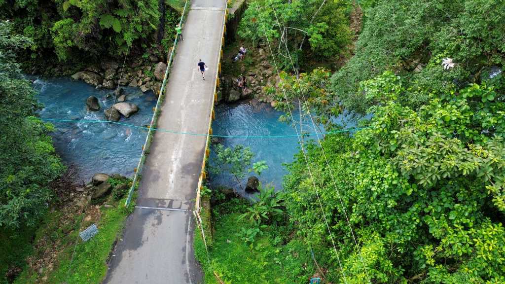 rio celeste buiten het nationale park volcan tenorio